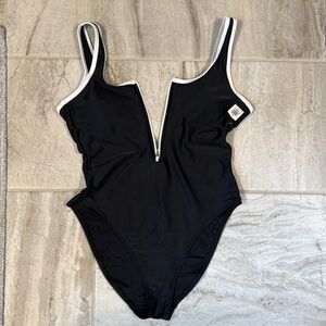 Old Navy NWT one piece swimsuit black white spring summer beach resort wear